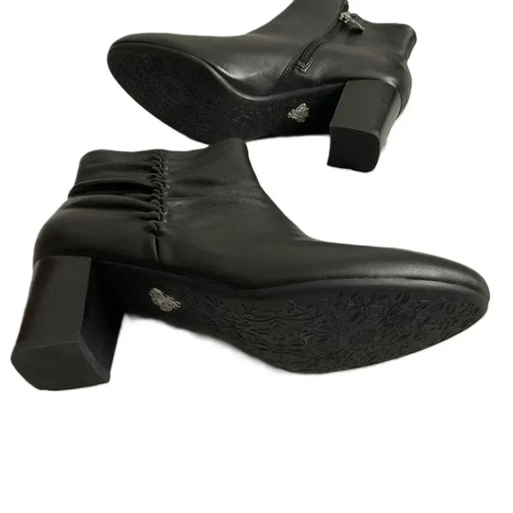 Bettye Muller New Deena Black Soft Leather Heel Ankle Booties Sz 7.5 No Box - Picture 4 of 5